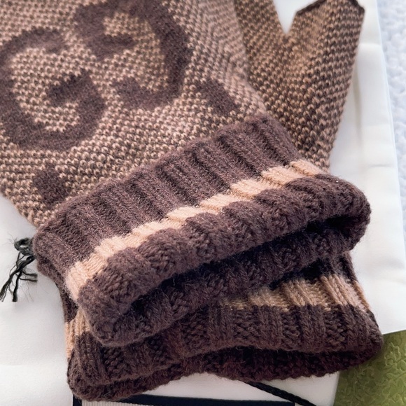 GUCCI GG CASHMERE FINGERLESS GLOVES - Picture 9 of 16